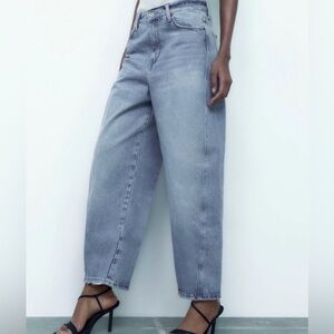 Zara NWT Women’s Midrise Cropped Carrot Leg Blue Jeans | Size 8 (40)